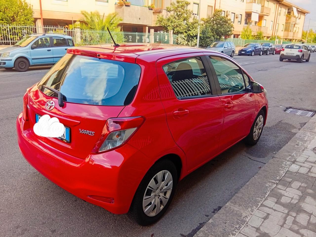 Toyota Yaris 1.0 5 porte Lounge