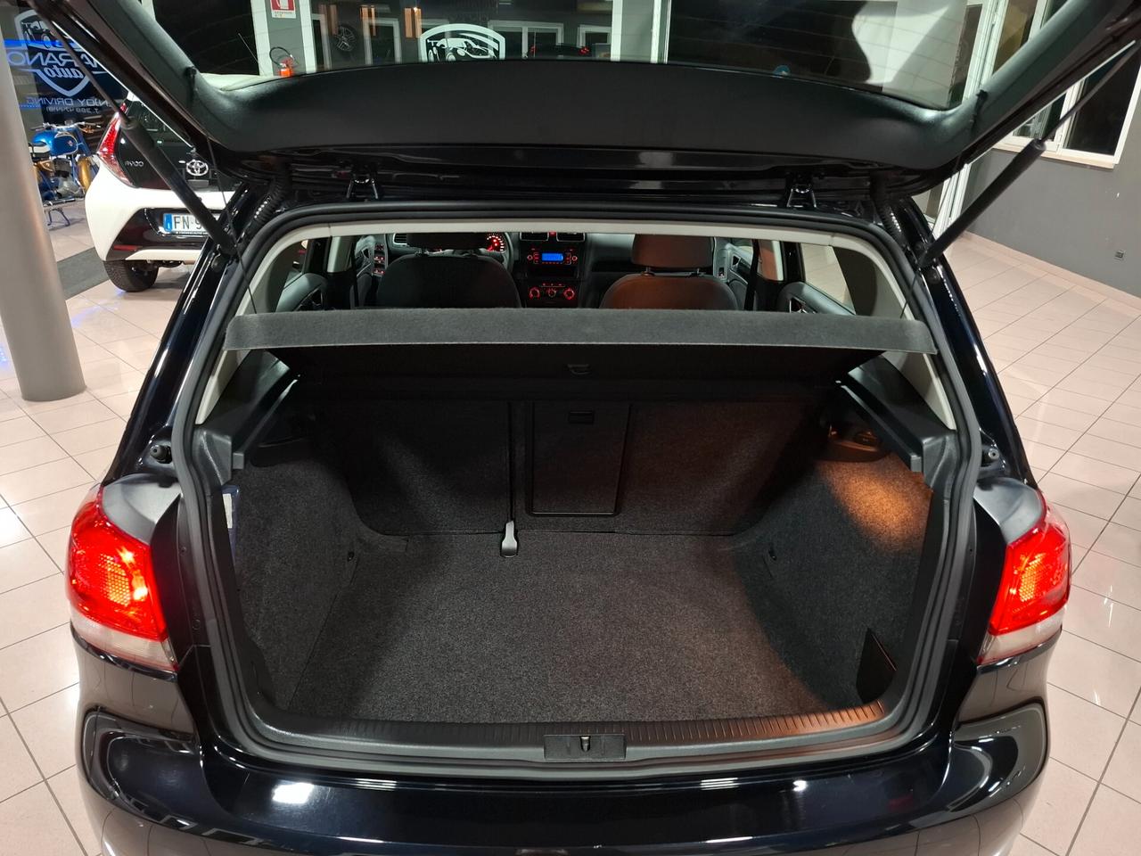 Volkswagen Golf 1.2 benzina Neopatentato