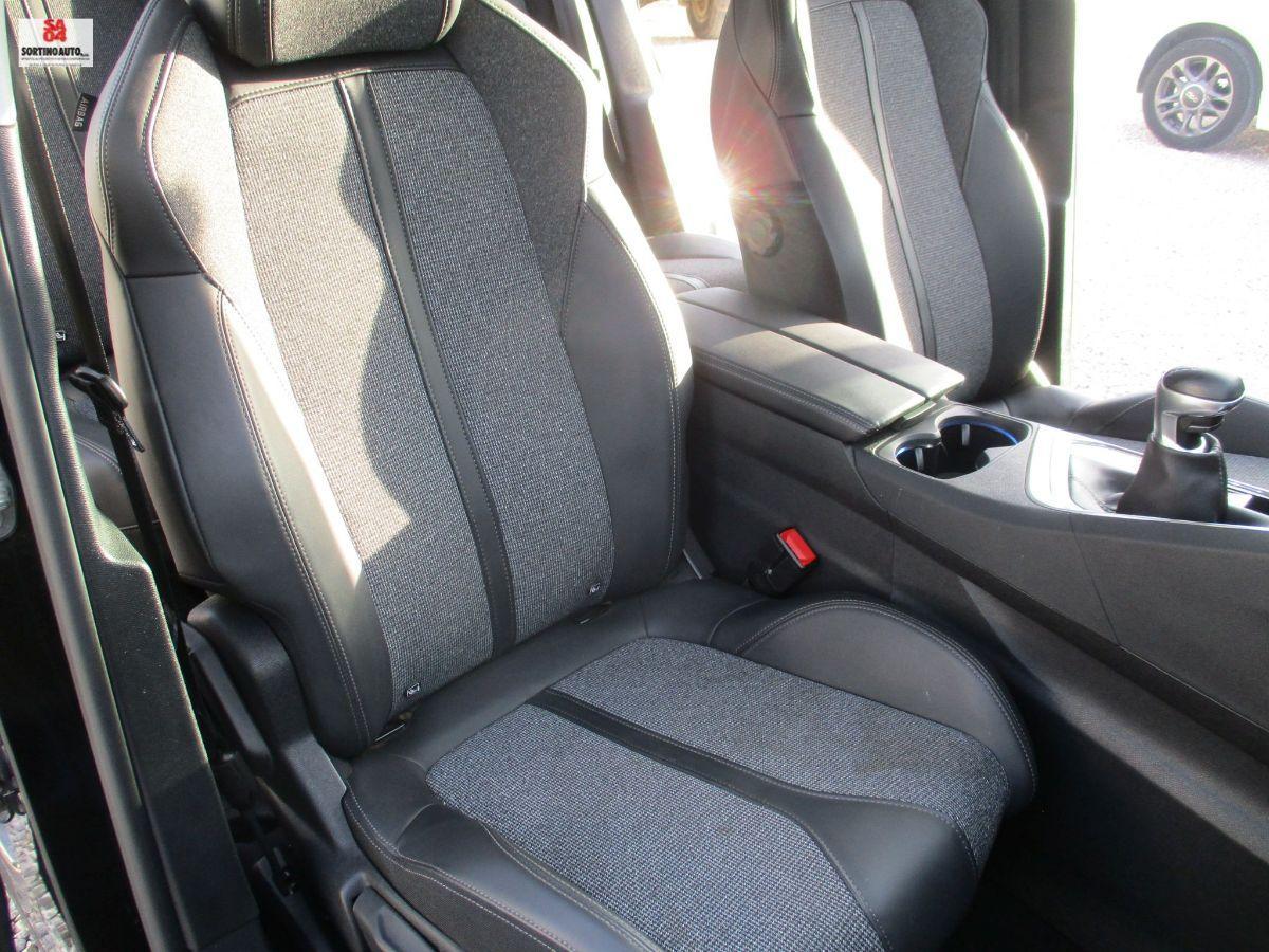 PEUGEOT 3008 BlueHDi 130 S&S Allure 2020