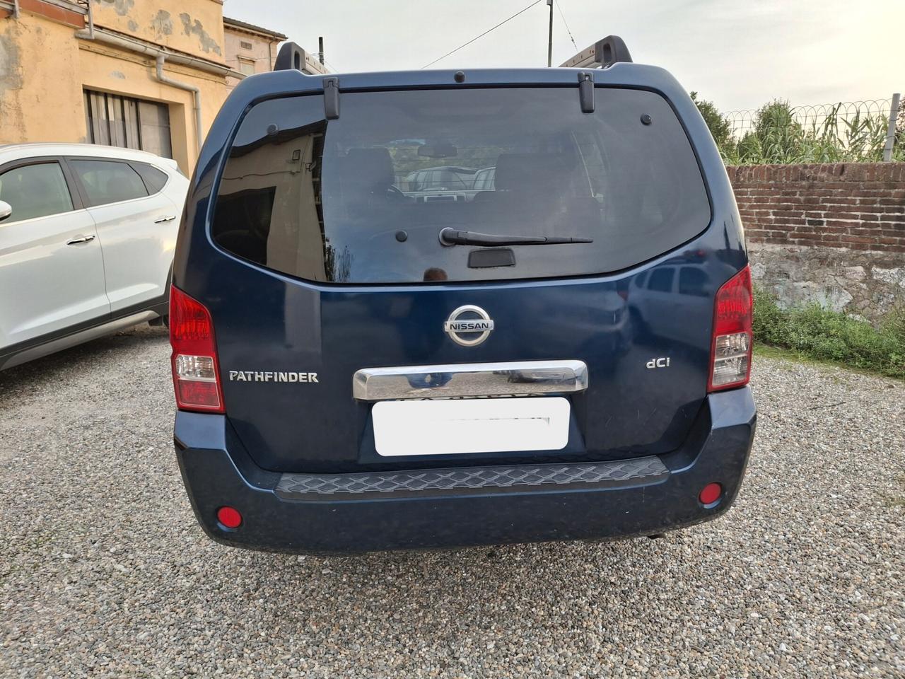 Nissan Pathfinder 2.5 dCi LE