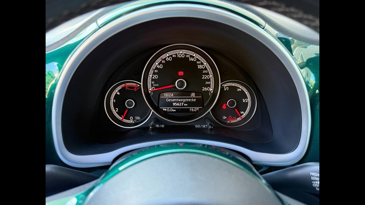 VOLKSWAGEN Maggiolino 2017 - Maggiolino Cabrio 2.0 tdi Design 110cv