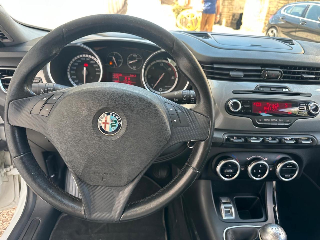 Alfa Romeo Giulietta 1.6 JTDm-2 105 CV Distinctive-2011