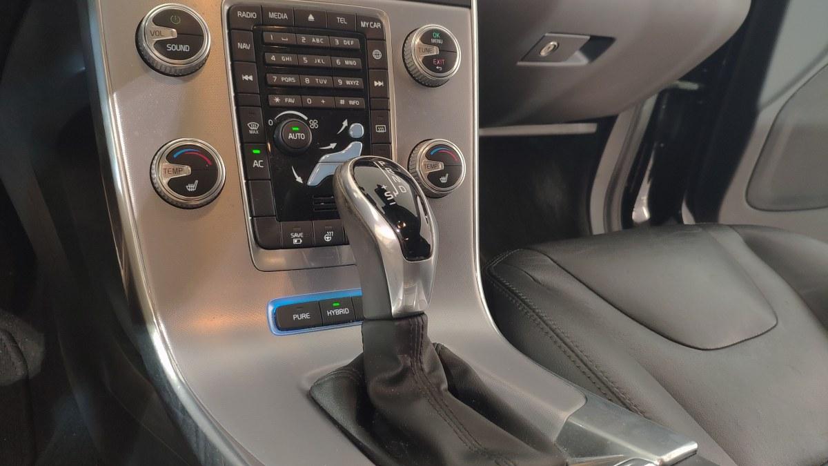 VOLVO V60 D6 Twin Engine Geartronic Summum