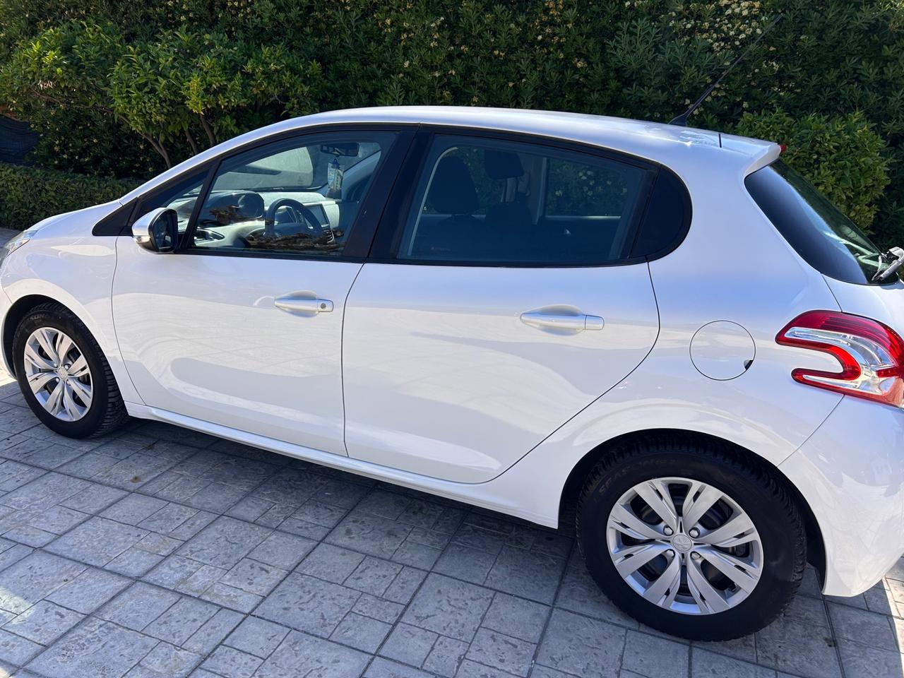 Peugeot 208 1.4 HDi 68 CV 5 porte Access