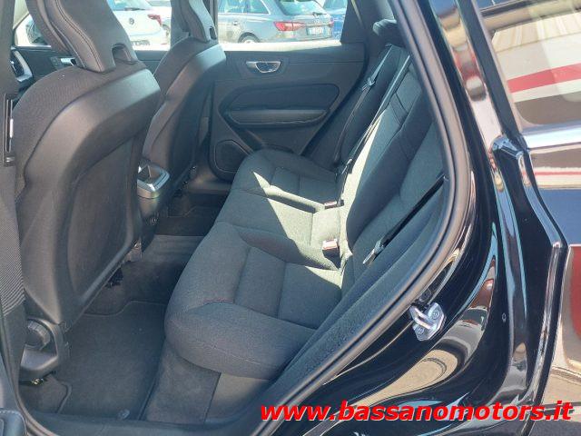 VOLVO XC60 B4 (d) AWD Geartronic Momentum Pro PROMO PRIMAVERA