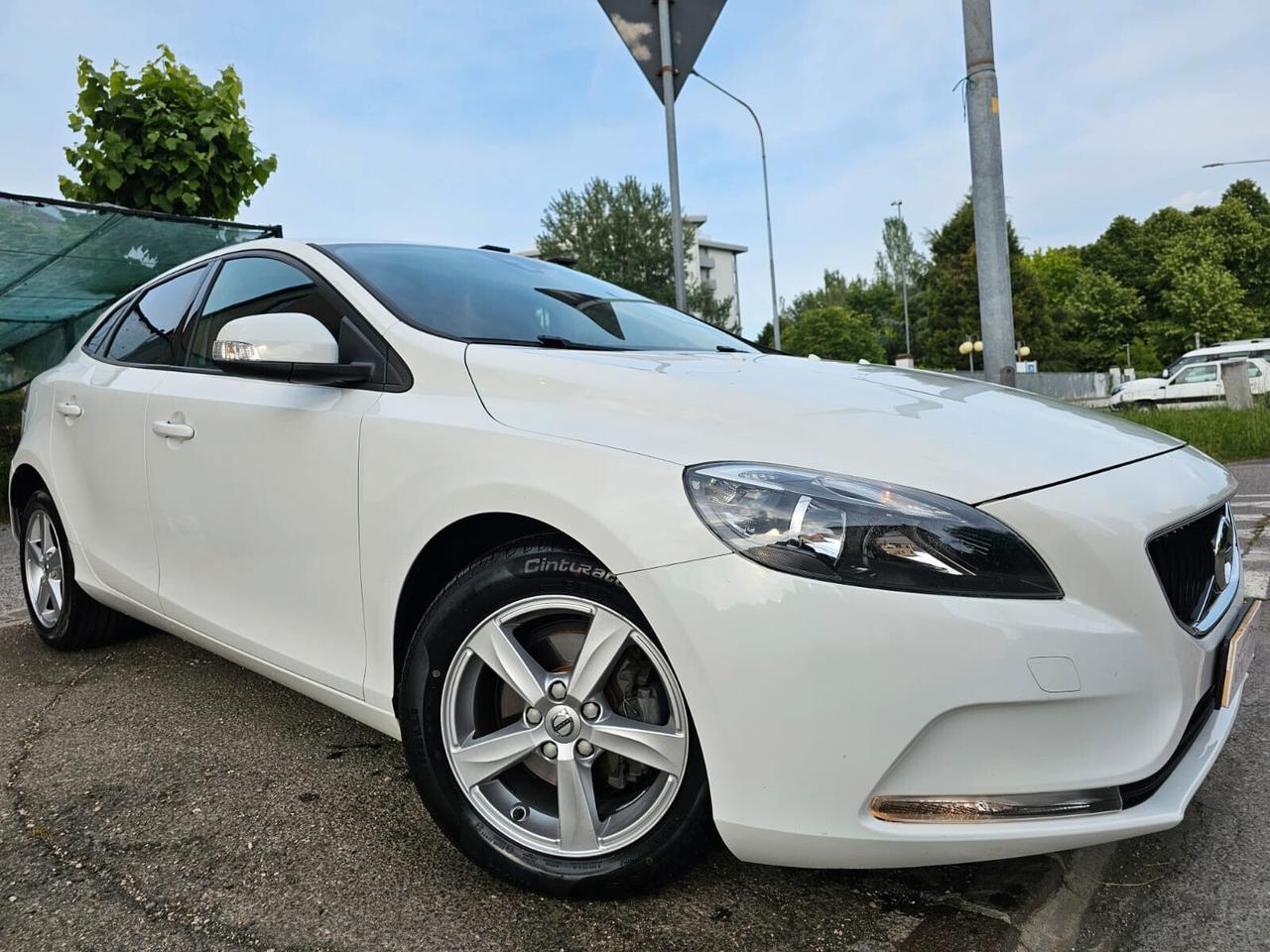 Volvo V40 2.0 D2 Kinetic*Clima*Cerchi*Euro6*Unipro*
