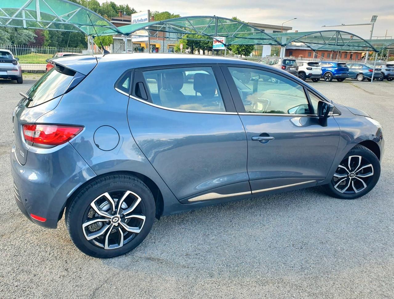 Renault Clio 1.2 75 CV 5 porte Duel