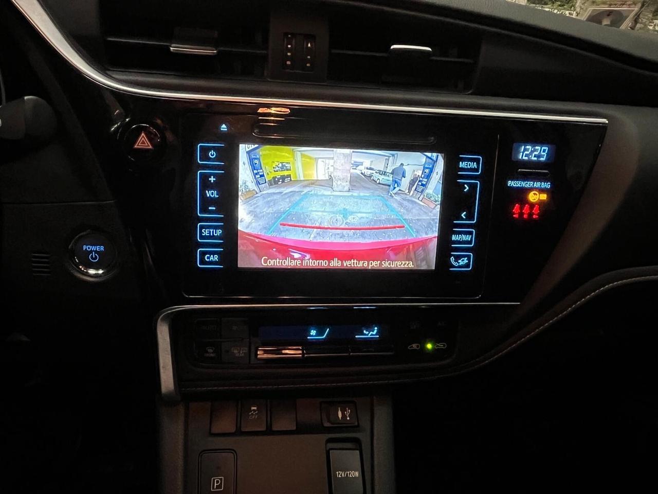 Toyota Auris 1.8 Hybrid Lounge