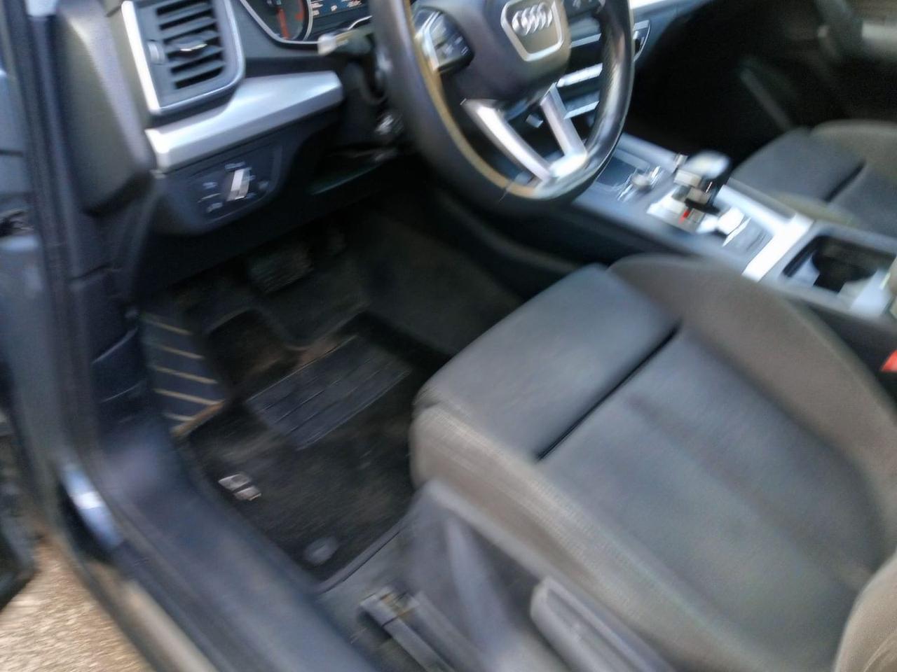 Audi Q5 Business Sport 2.0 40 TDI #7006