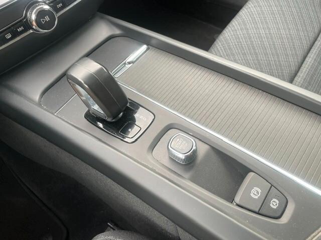 Volvo V60 B4 (d) automatico Plus Dark