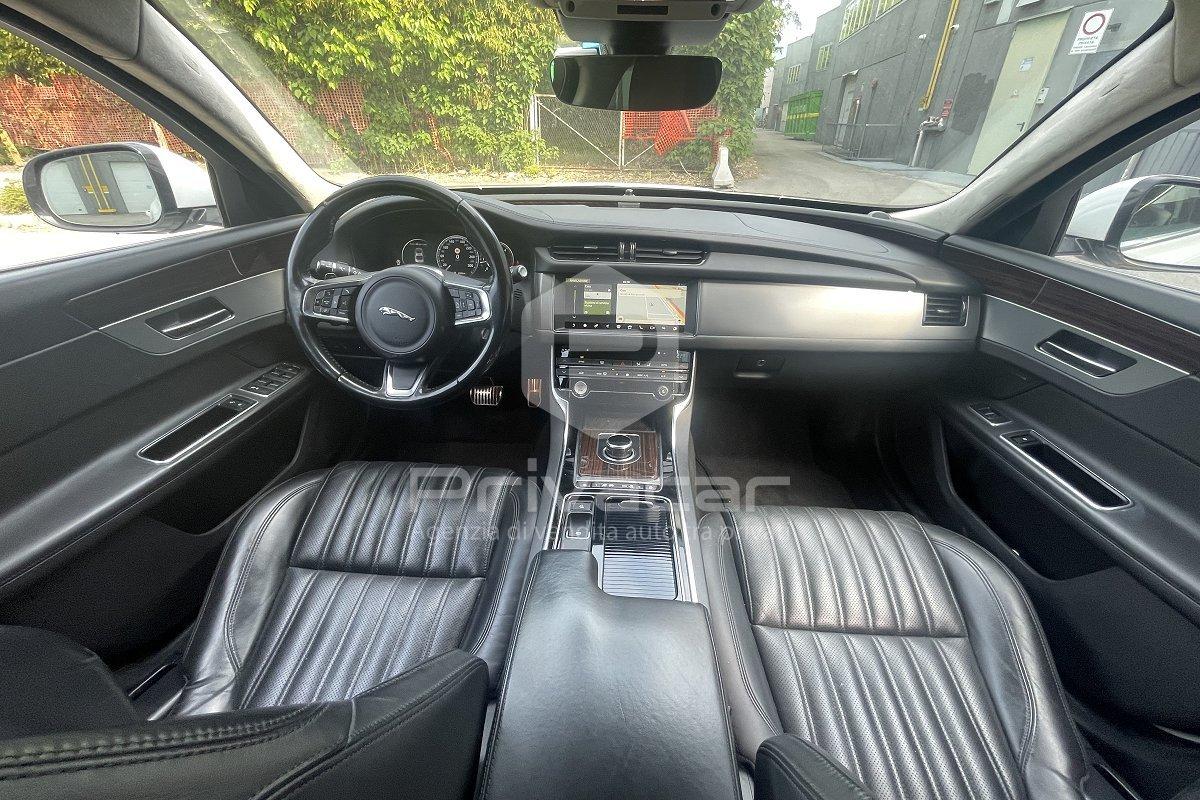 JAGUAR XF 2.0 D 240 CV AWD aut. Portfolio