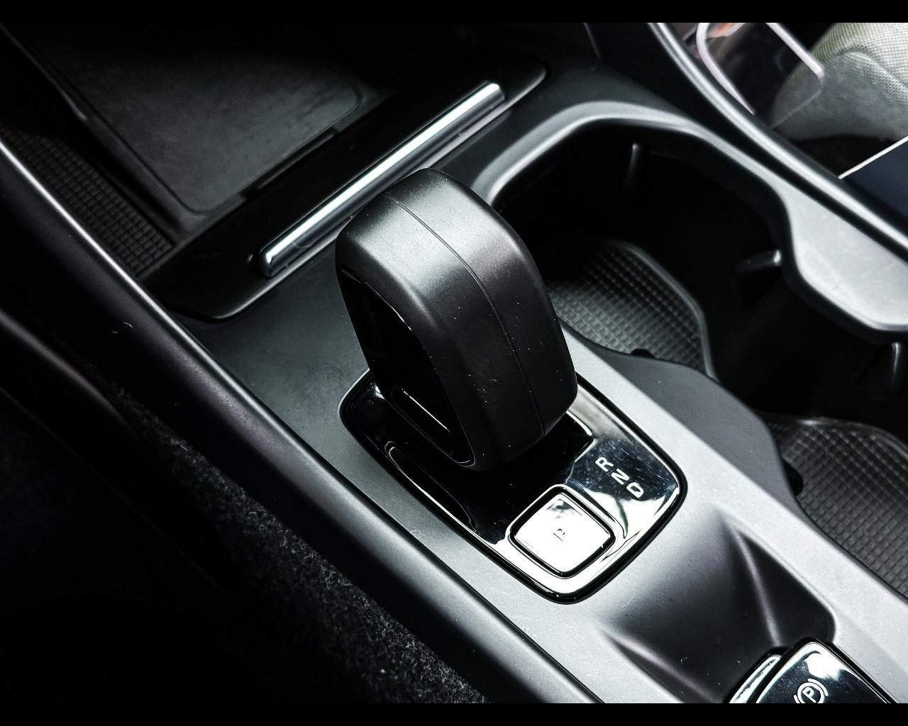 VOLVO XC40 (2017-->) - XC40 T5 Recharge Plug-in Hybrid automatico