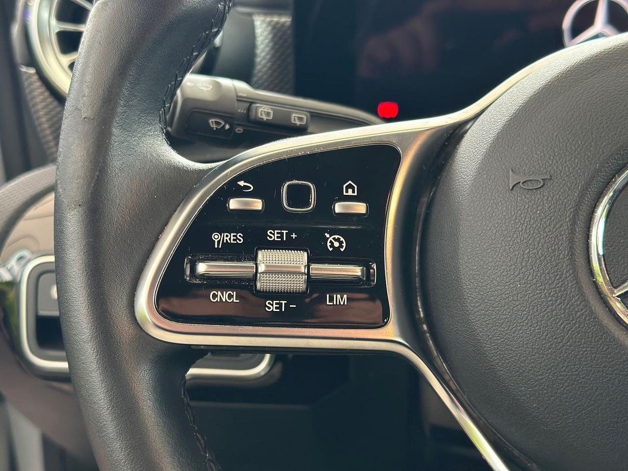 Mercedes-Benz CLA 180 Sport CLA 180 D