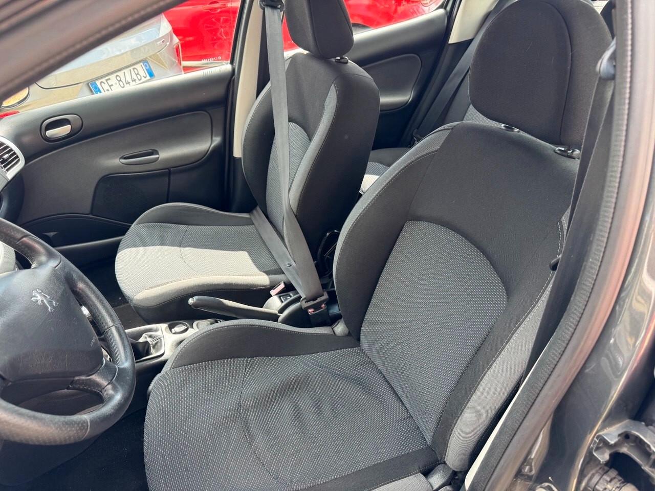Peugeot 206 1.2 GPL 2012
