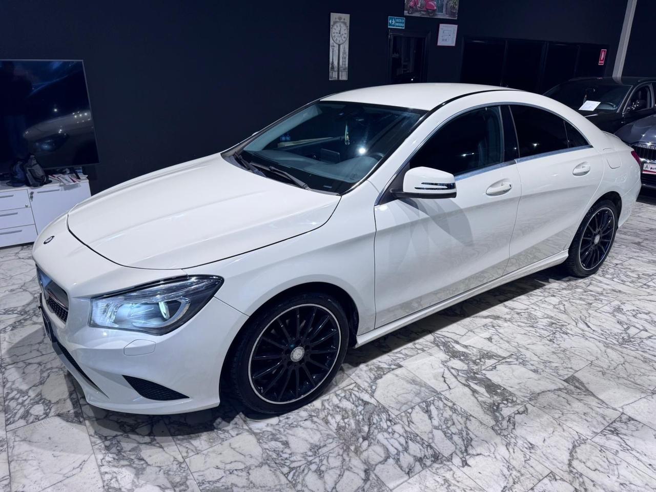 Mercedes-benz CLA 200 d Automatic Premium Dark Night