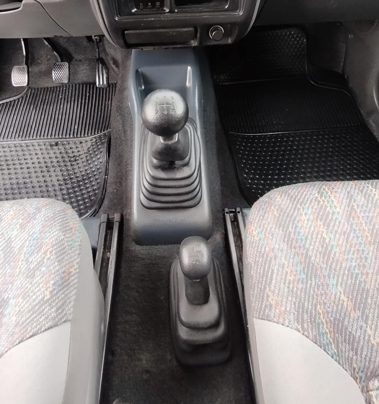 Suzuki Jimny 1.3i 16V cat 4WD JLX