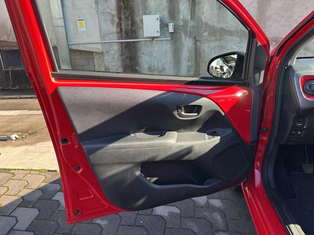 Toyota Aygo 5 Porte 1.0 VVT-i x-play