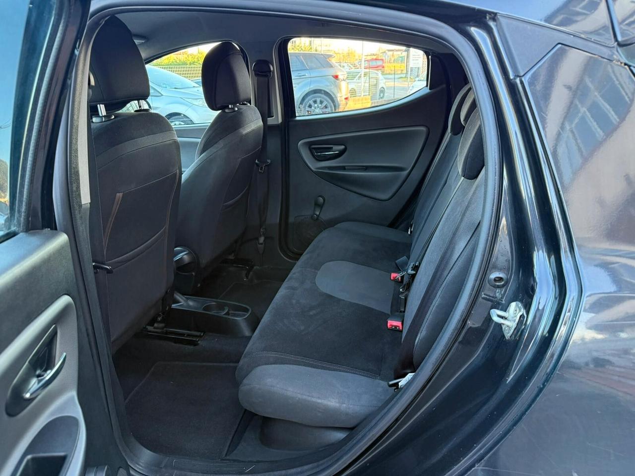 Lancia Ypsilon 1.2 69 CV 5 porte GPL Ecochic Silver