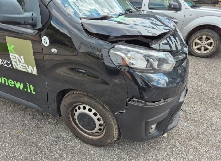 Toyota Proace incidentata