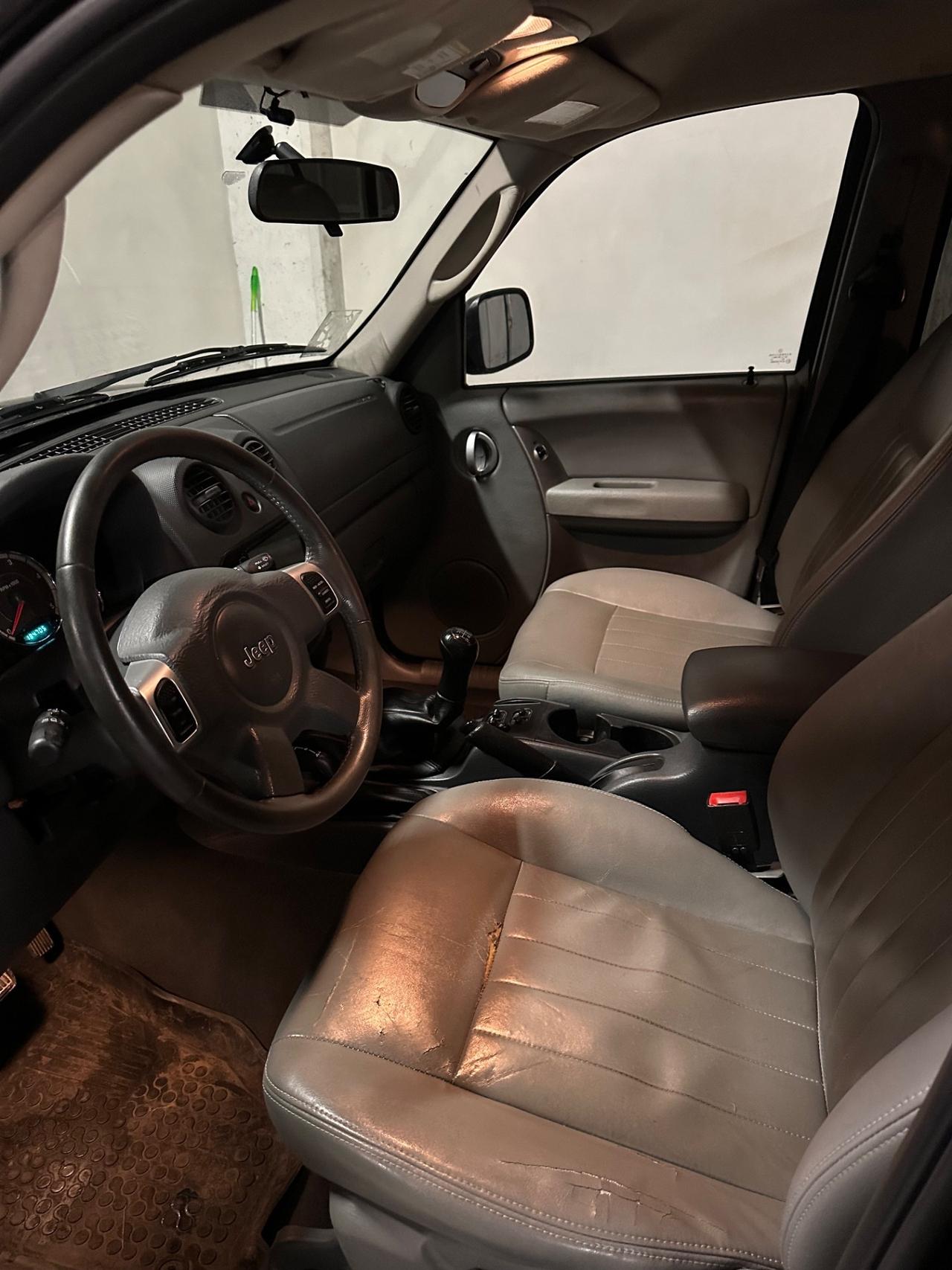 Jeep Cherokee 2.8 CRD Sport