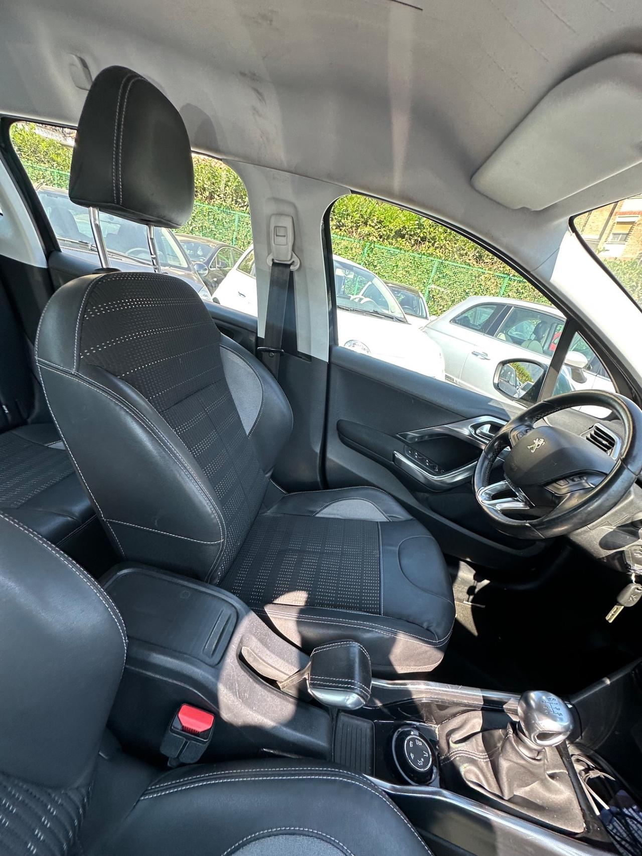 Peugeot 2008 1.6 e-HDi 115 CV Stop&Start Allure