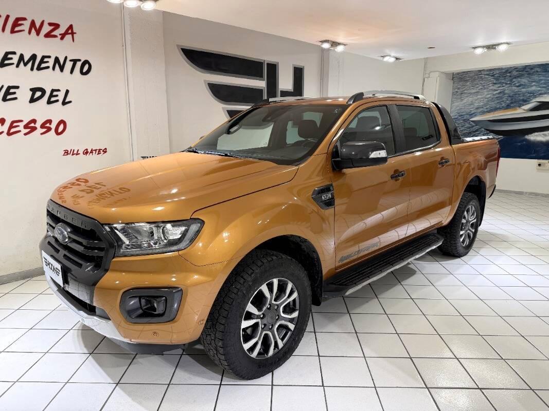Ford Ranger 3.2 tdci double cab Wildtrak 200cv auto Autocarro 5 posti