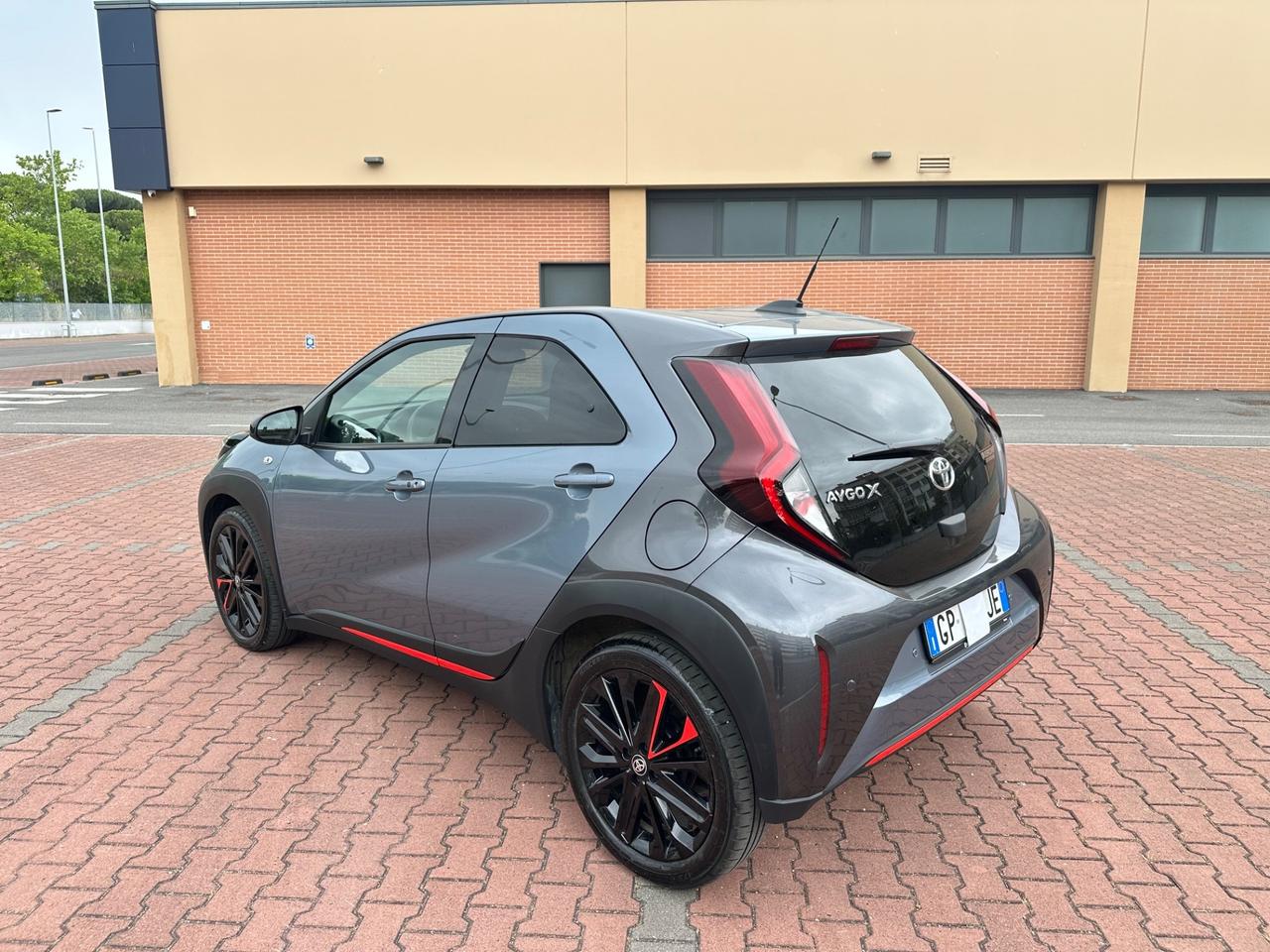 Toyota Aygo X Undercover Jun Takahashi *5.000 Esemplari