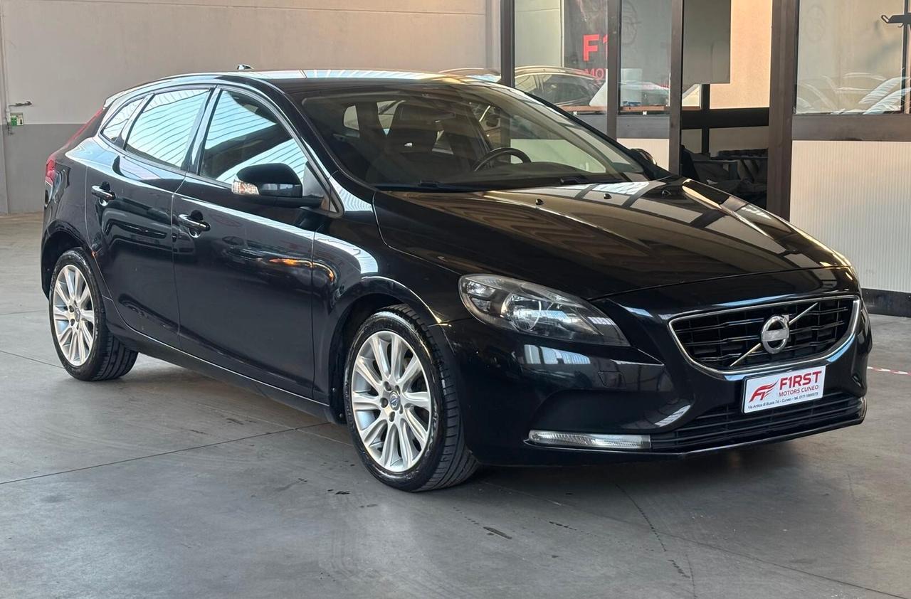 Volvo V40 D2 1.6 Summum