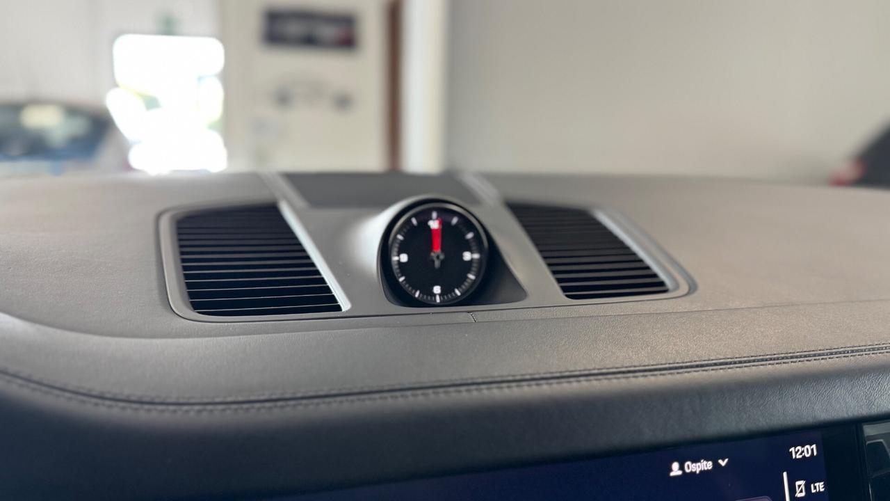 Porsche Cayenne 3.0 V6 Platinum Edition