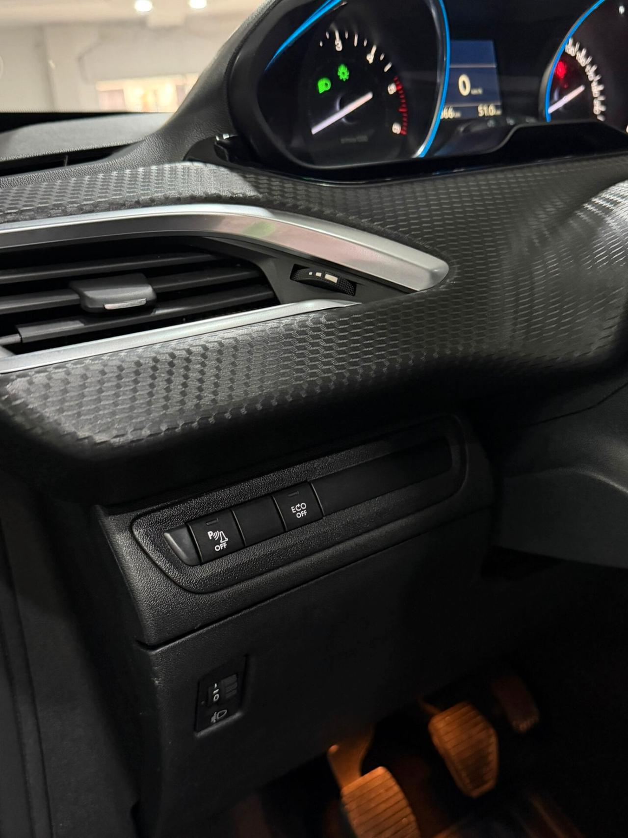 Peugeot 2008 BlueHDi 100 S&S Allure Pack