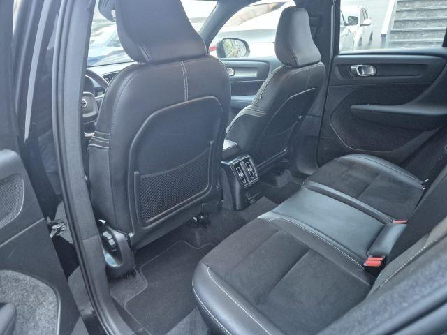 VOLVO XC40 T5 Recharge Plug-in Hybrid R-design