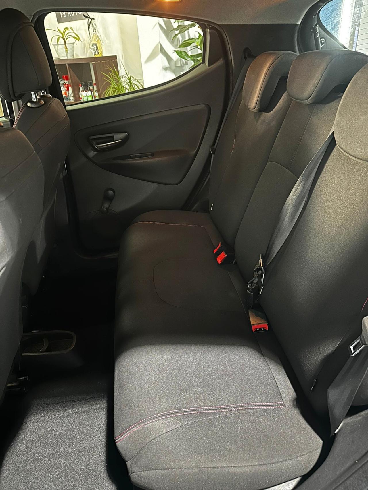 Lancia Ypsilon 1.2 69 CV 5 porte S&S Platinum