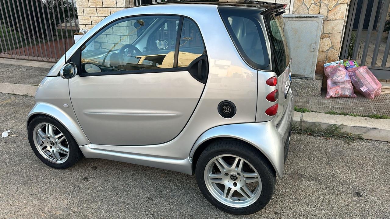 Smart ForTwo 700 coupé Brabus (55 kW)