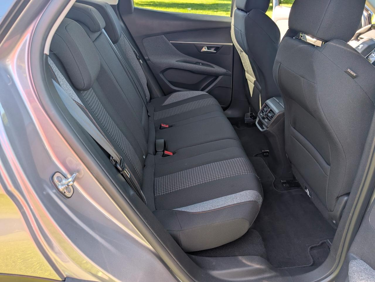 Peugeot 3008 BlueHDi 130 S&S EAT8 Allure