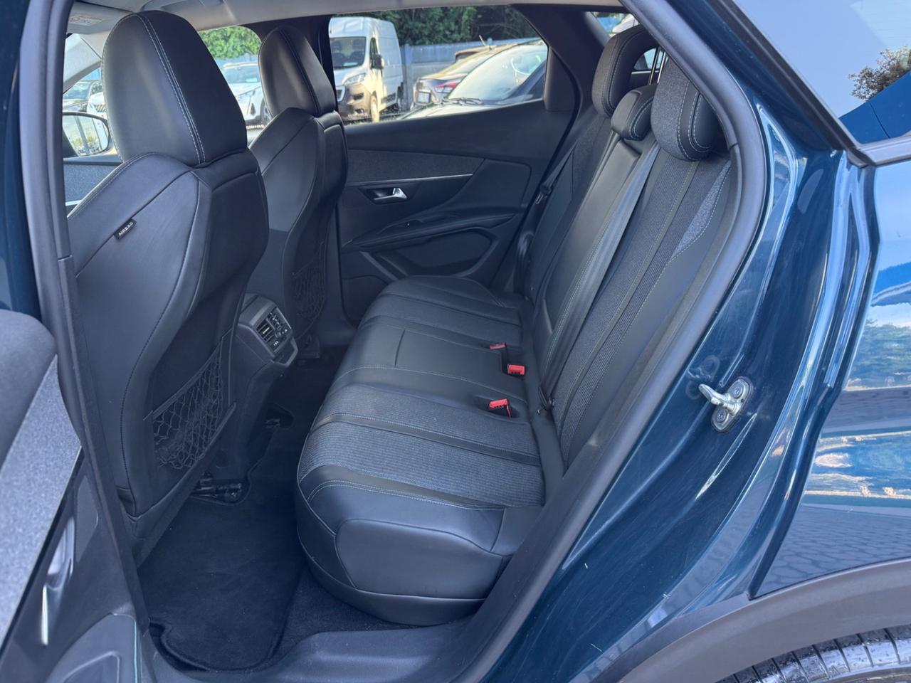 Peugeot 3008 Hybrid 225 e-EAT8 Allure