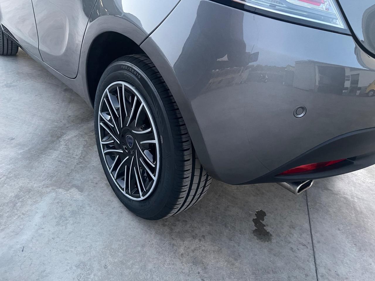 Lancia Ypsilon 1.0 FireFly 5 porte S&S Hybrid Gold