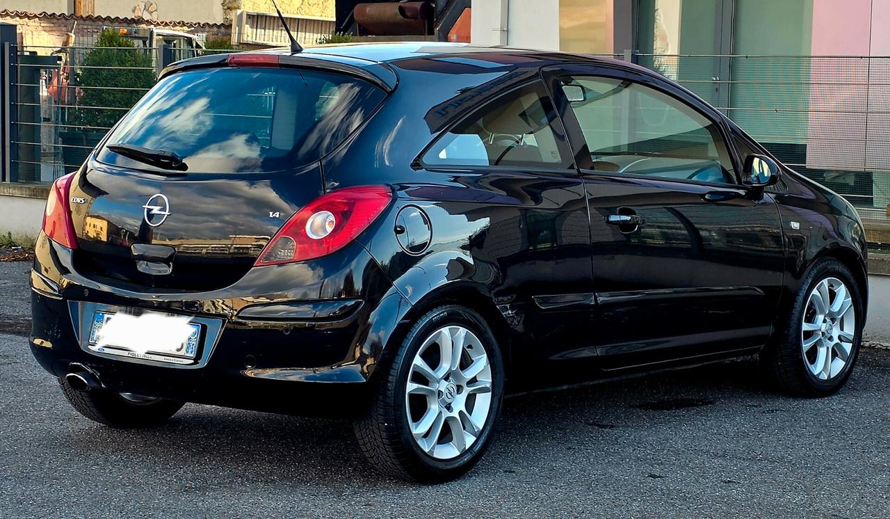 Opel Corsa soprt 1.4 benzină Gpl neopatentati