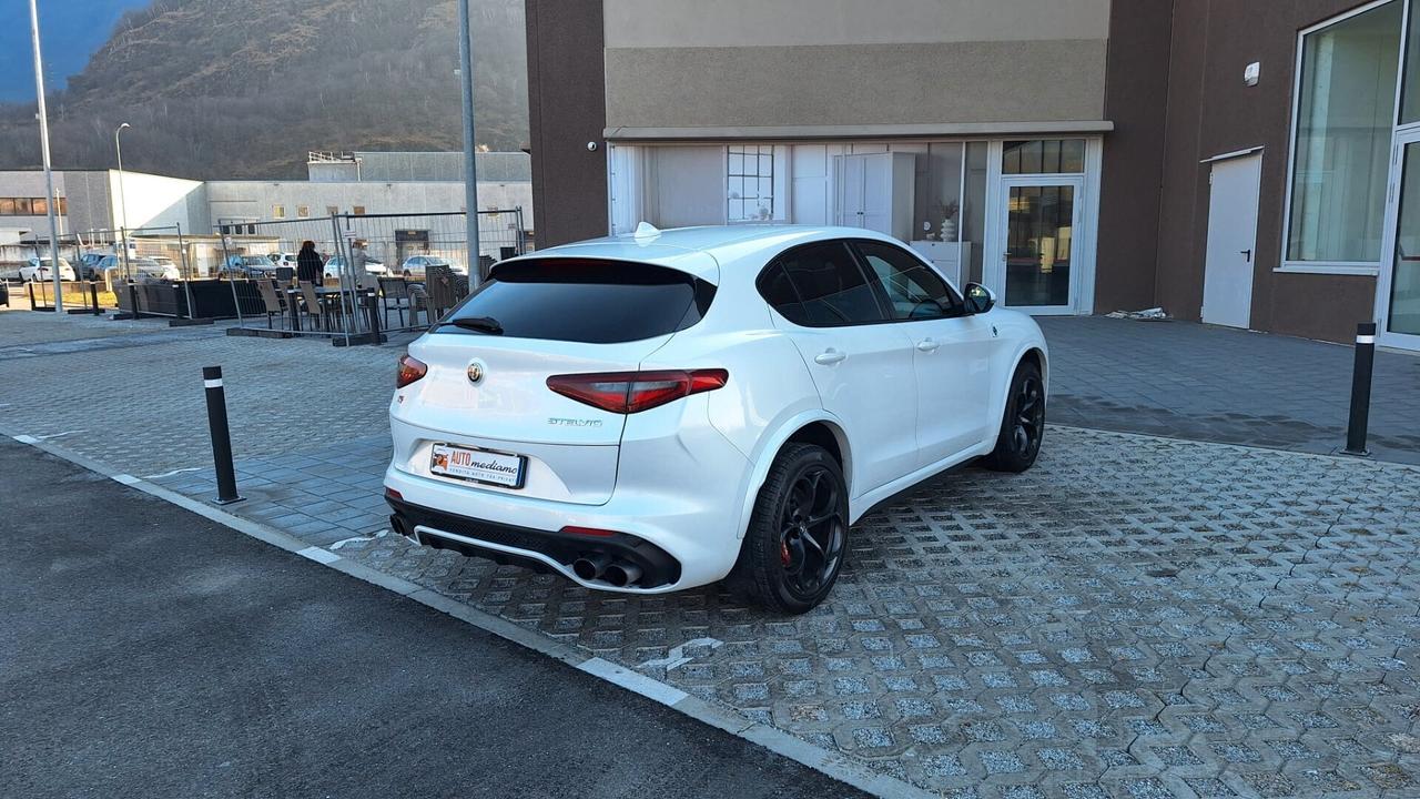 Alfa Romeo Stelvio Quadrifoglio IVA ESPOSTA tagliandi certificati