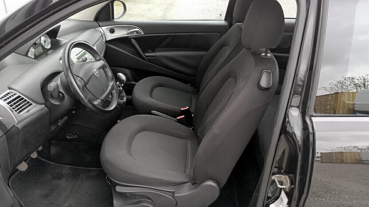 Lancia Ypsilon 1.2 - imp. GPL -