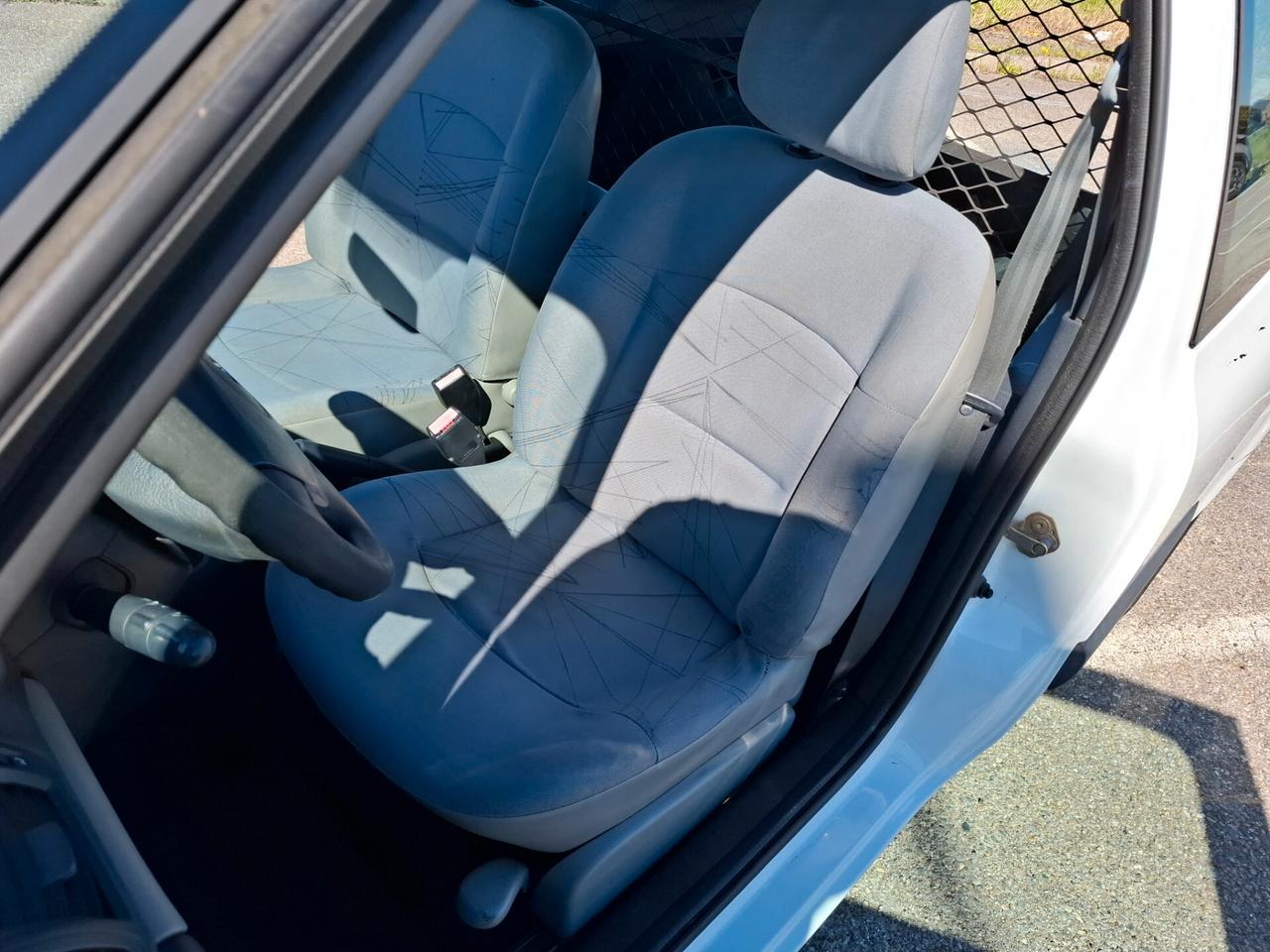 Renault Clio 1.5 dCi 65CV cat 3p. Van