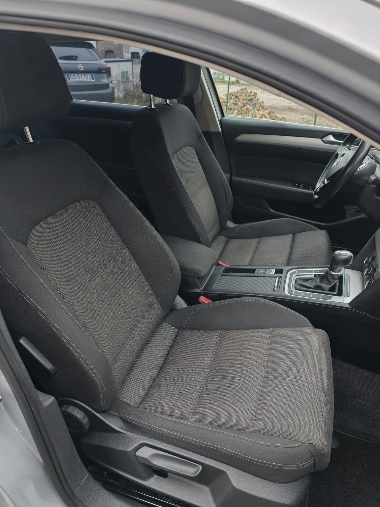 Volkswagen Passat Variant 1.6 TDI 120cv DSG