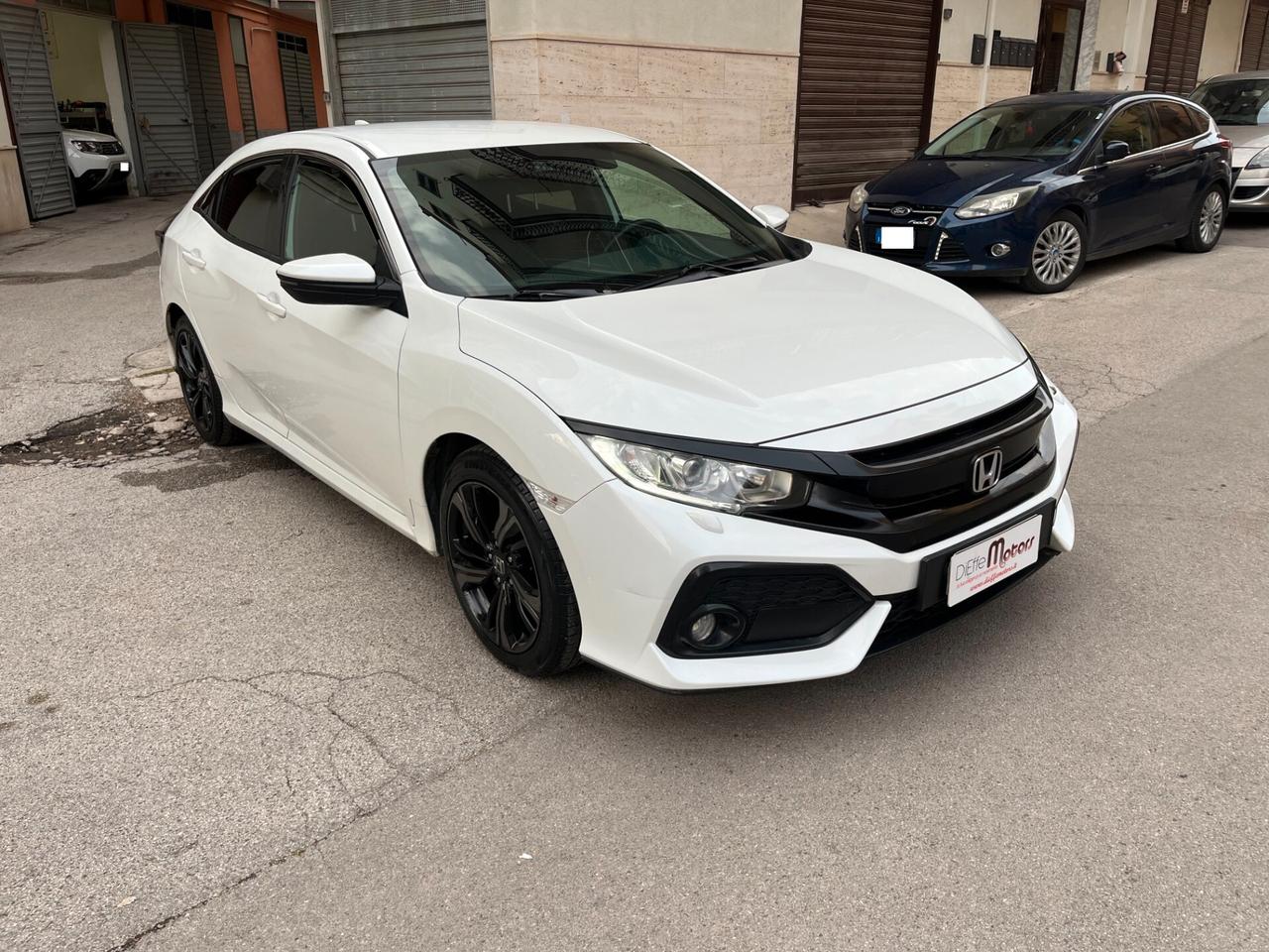 Honda Civic 1.6 5 porte Elegance Navi