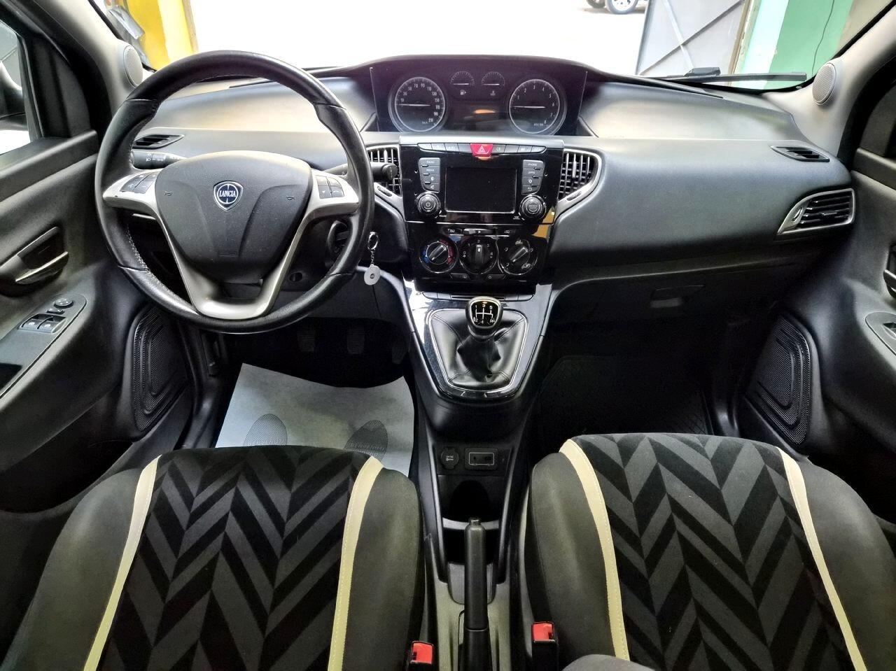 Lancia Ypsilon 1.2 Gold 69cv