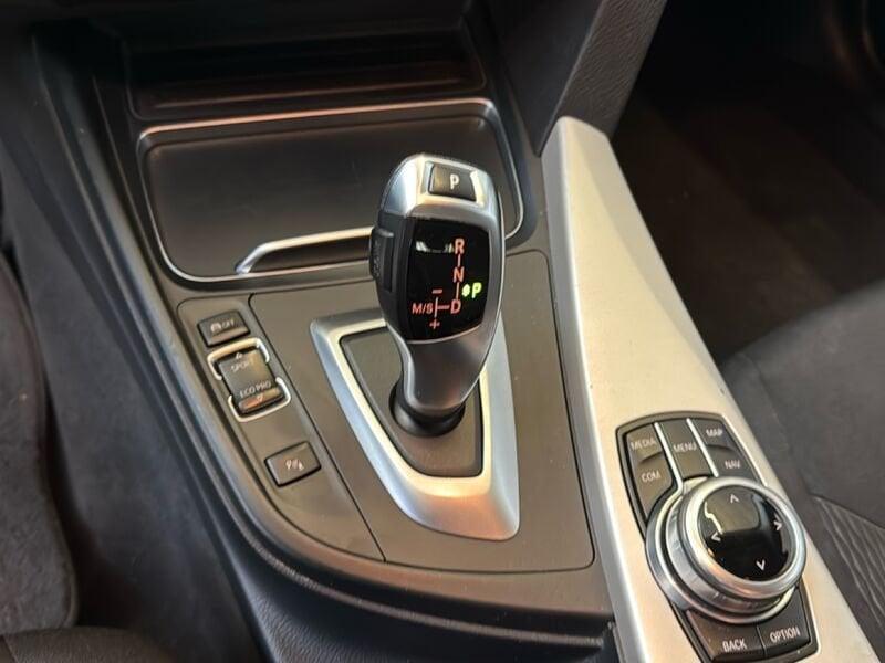 BMW Serie 3 318d Touring Business Adv. Aut.