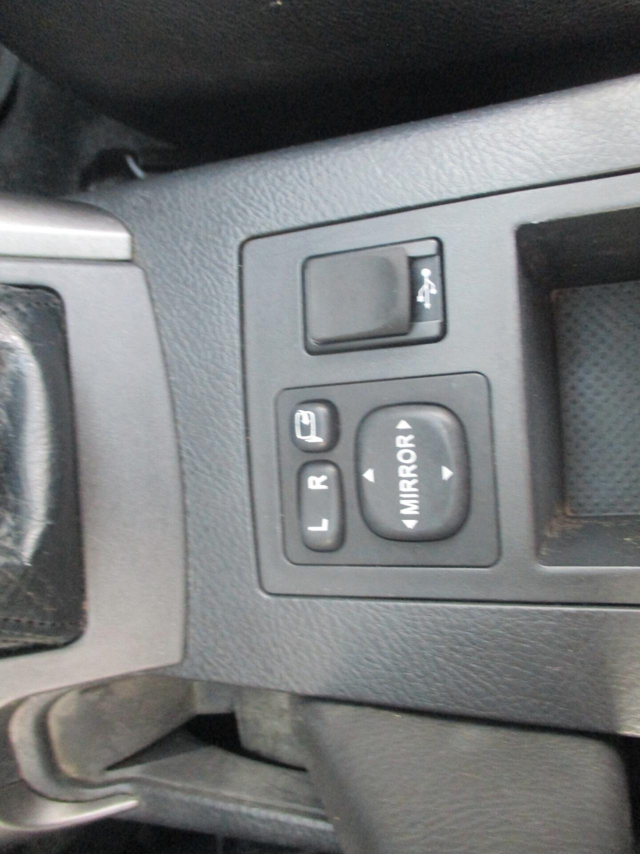 Toyota RAV 4 D-4D 150 CV CON GANGIO TRAINO 2013