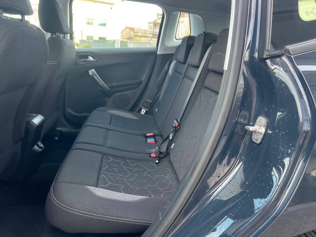 Peugeot 2008 1.2 puretech Allure s&s 82cv my18