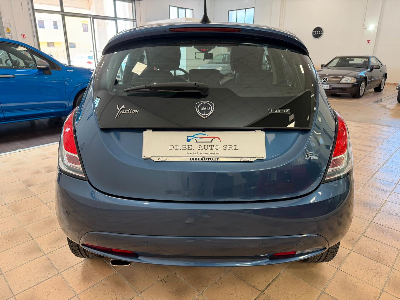 Lancia Ypsilon 1.0 FireFly S&S Hybrid Alberta Ferretti