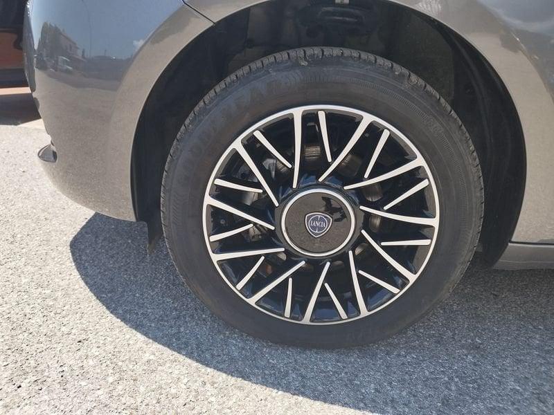Lancia Ypsilon 1.0 FireFly 5 porte S&S Hybrid Platino