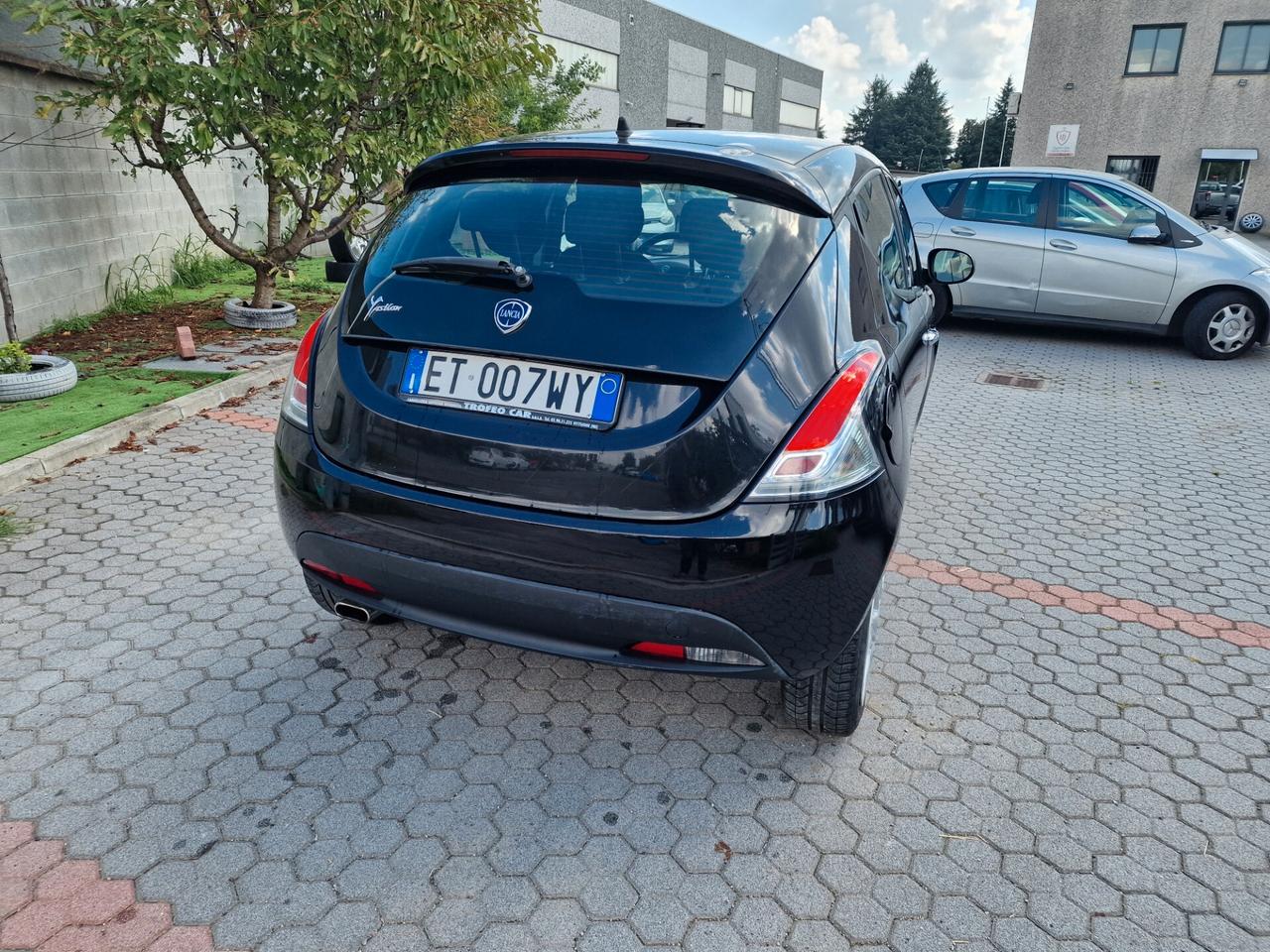 Lancia Ypsilon 1.2 69 CV 2014 neopatentati