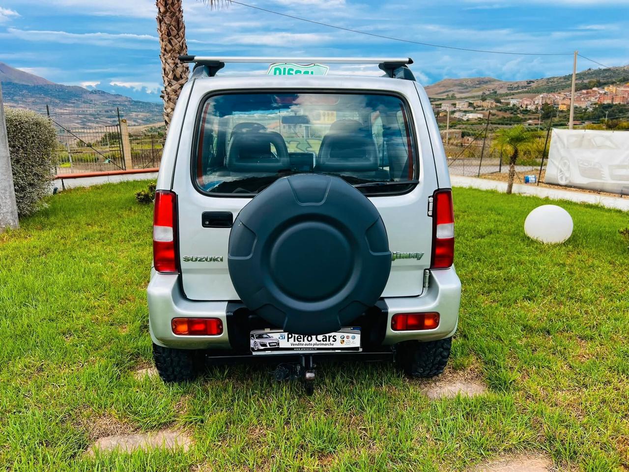 SUZUKI JIMNY 1.5 DIESEL 4X4 ANNO 2005 CON GANCIO TRAINO